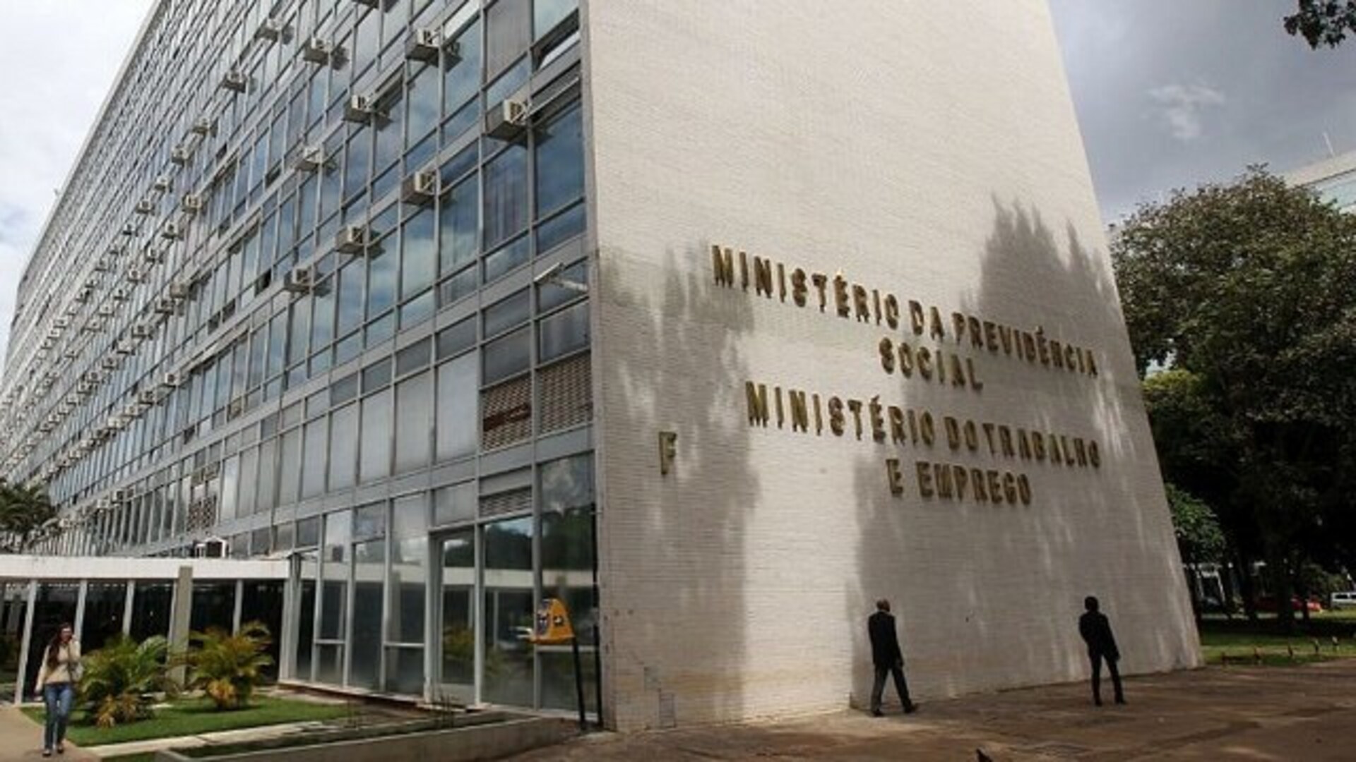 OAB Barro Preto - Reforma nas normas trabalhistas altera trabalho aos domingos e feriados