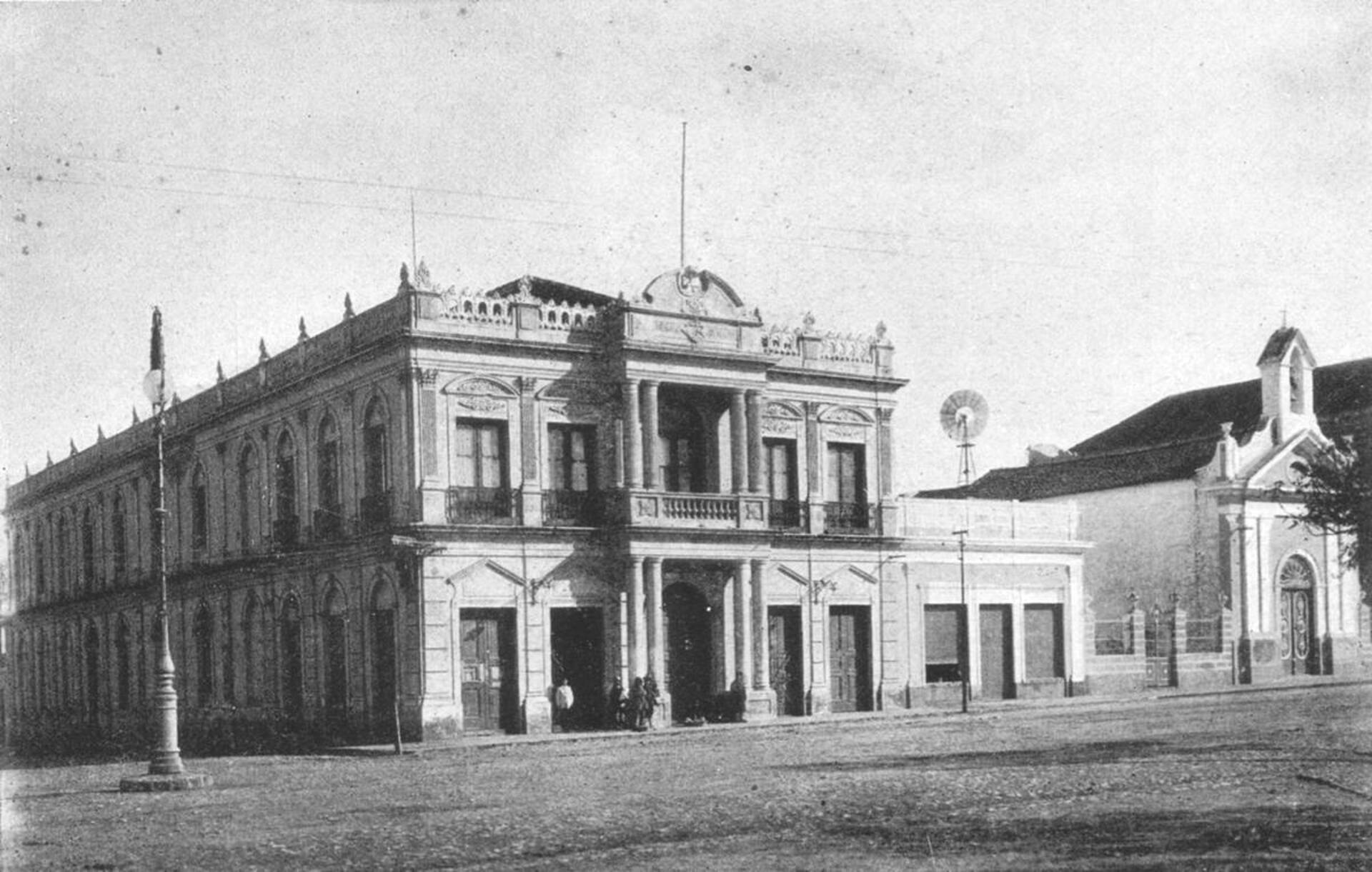 Primeiro e último grande teatro bageense foi destruído pelo fogo em 1917
