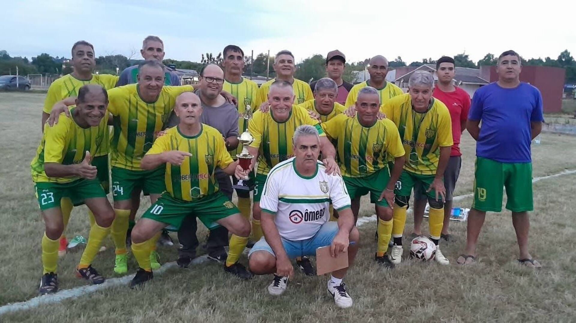 Time conquistou o título ao golear o Amigos do Arco