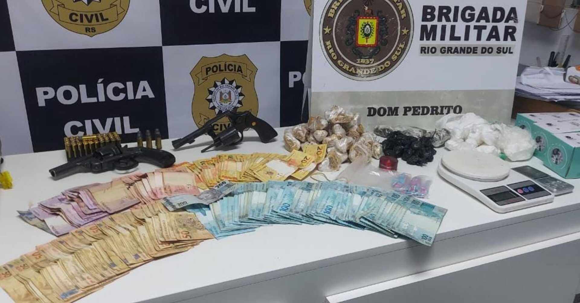 OAB Barro Preto - Homem é preso com droga, dinheiro e arma