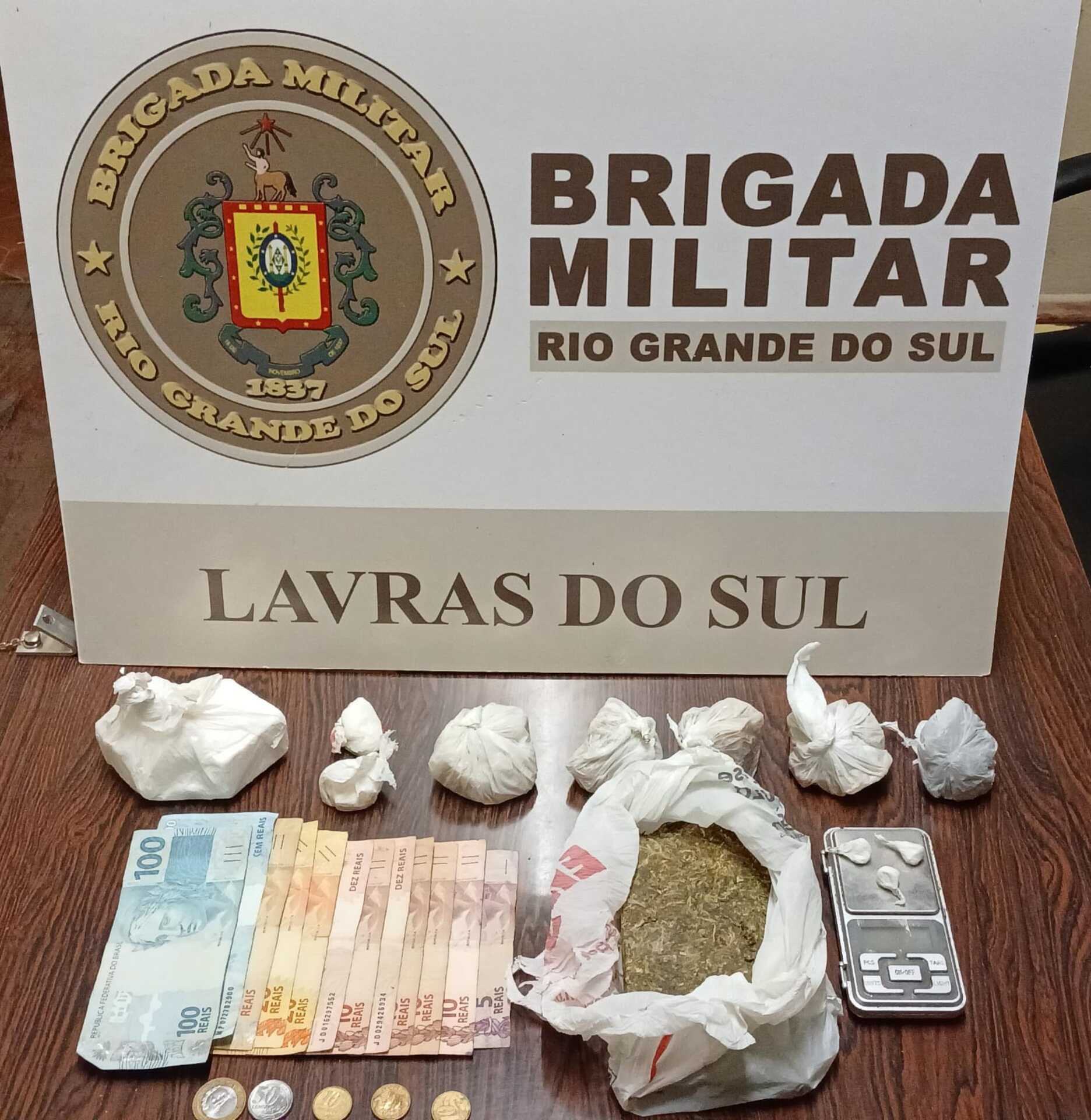 OAB Barro Preto - Casal é preso por tráfico de drogas