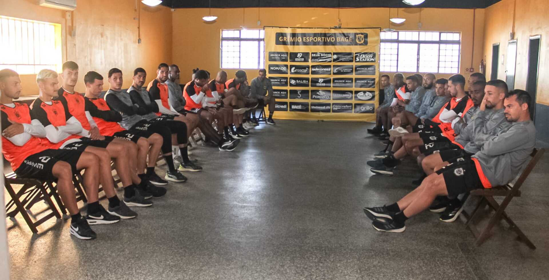 Apresentação do elenco aconteceu nessa segunda-feira