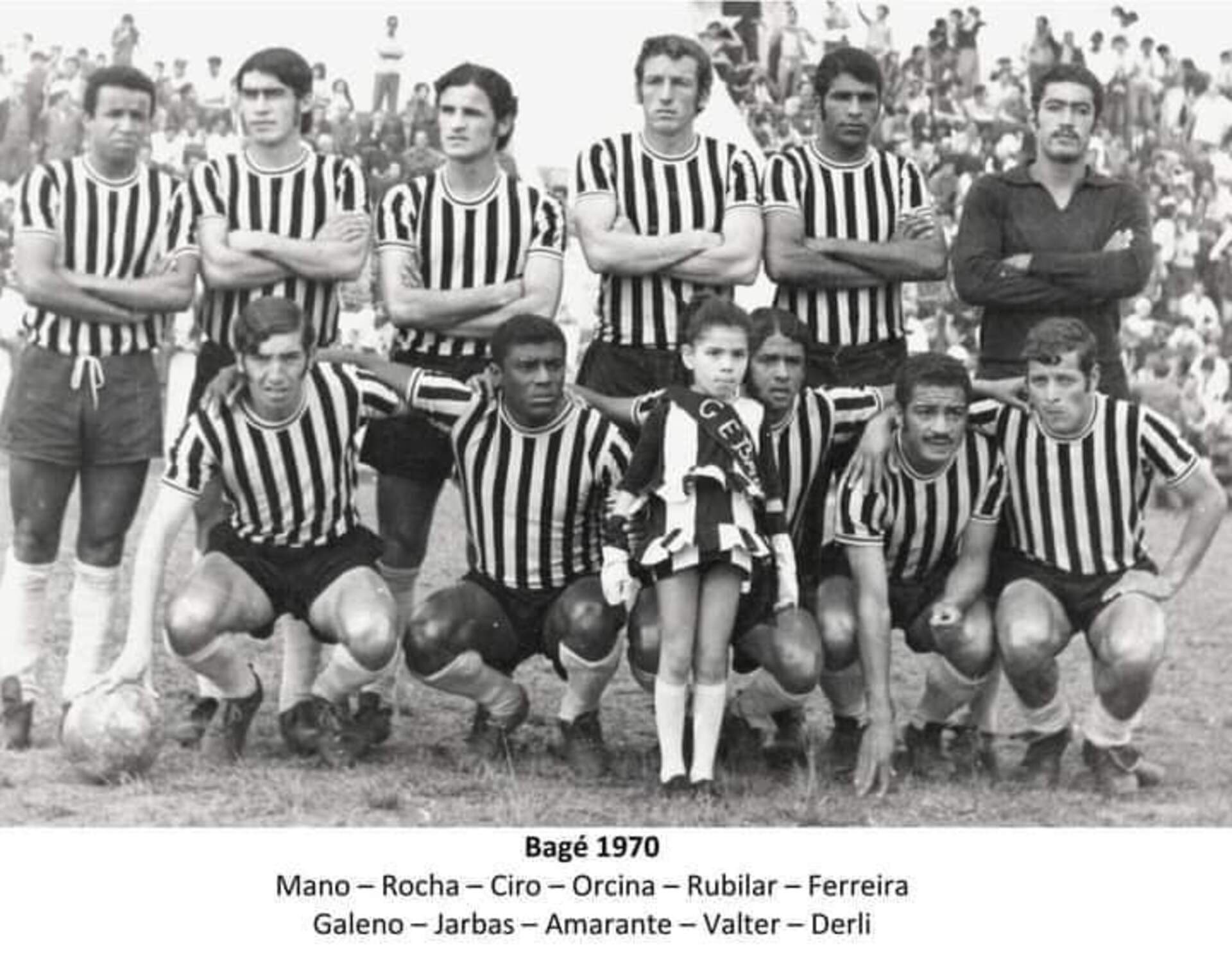 Rubilar (indicado na foto) marcou apenas dois gols com a camisa amarela e preta