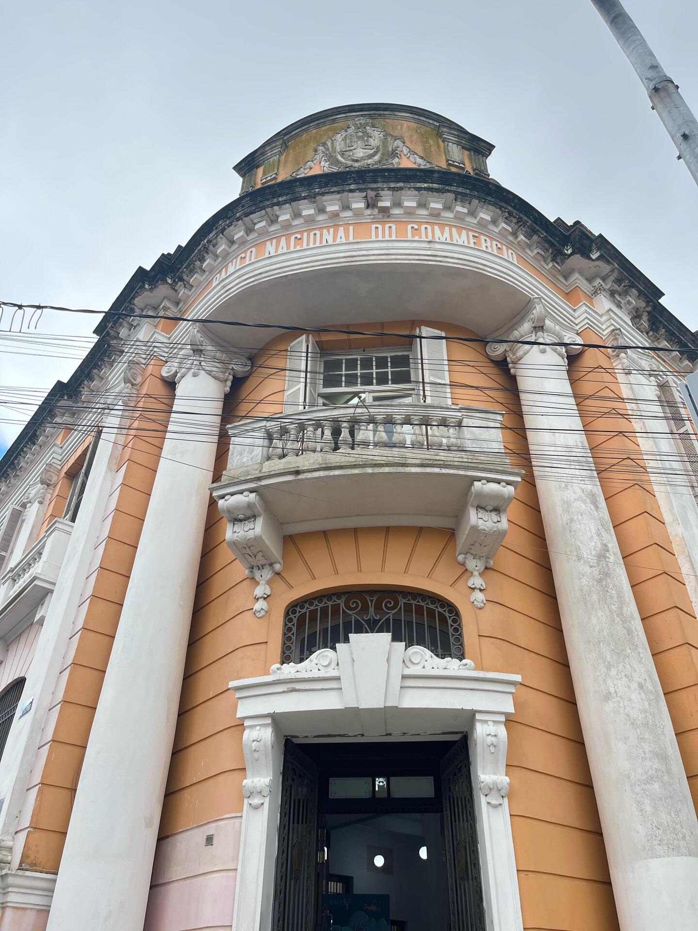 Primeira mostra será do artista Théo Gomes