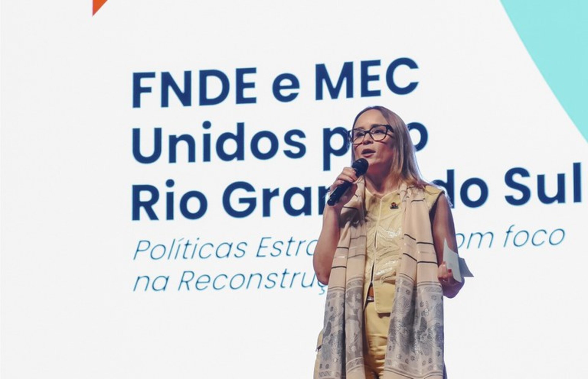 OAB Barro Preto - FNDE detalha investimentos para reconstrução da Educação no RS