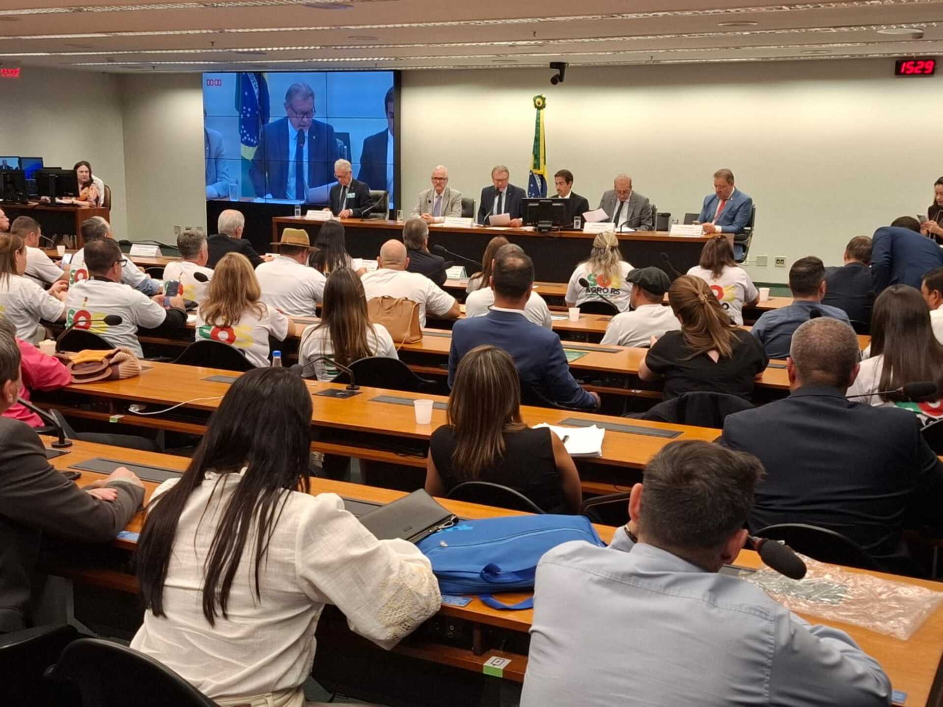OAB Barro Preto - Audiência Pública propõe Securitização como solução para crise