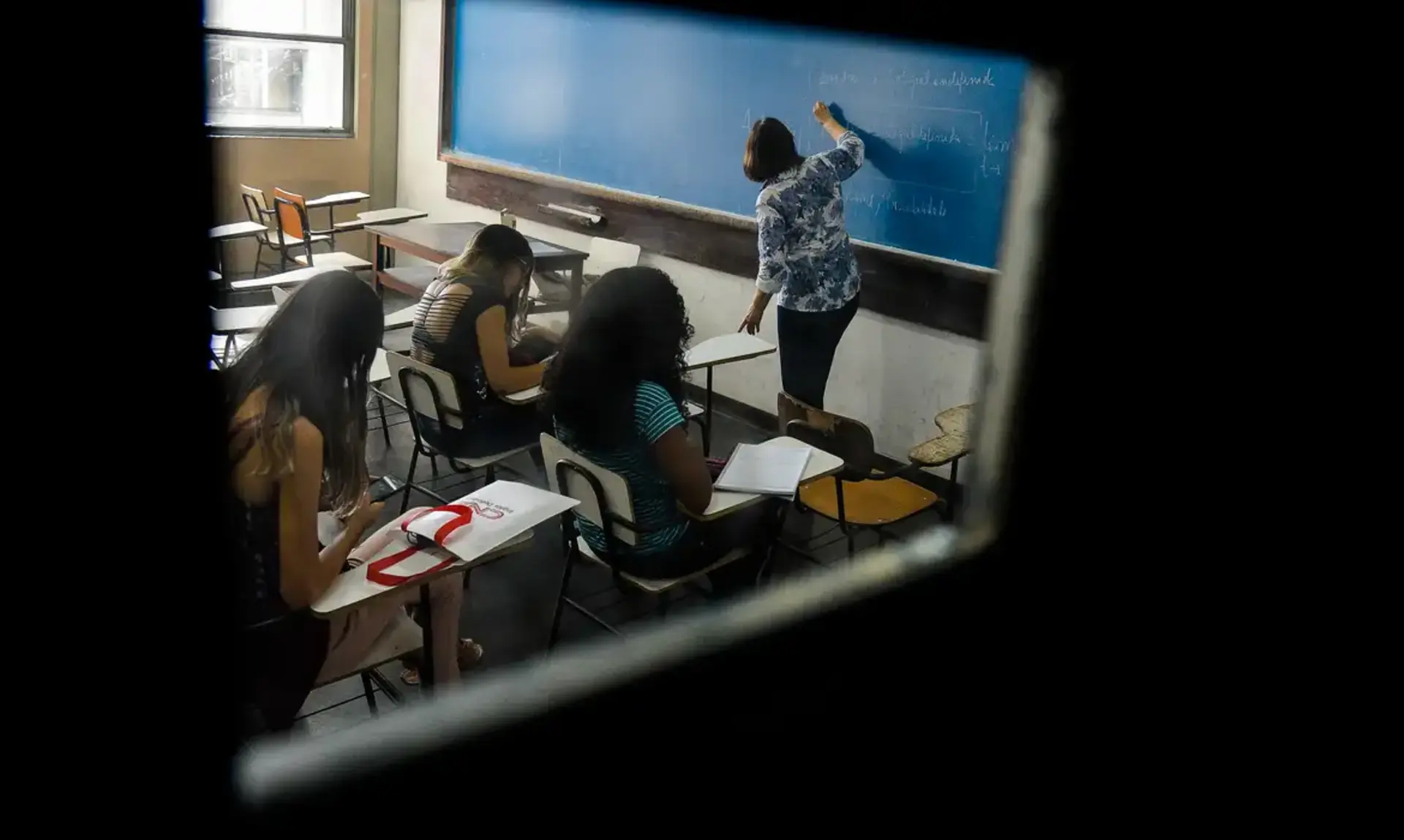OAB Barro Preto - Projeto propõe reprovação escolar por mau comportamento