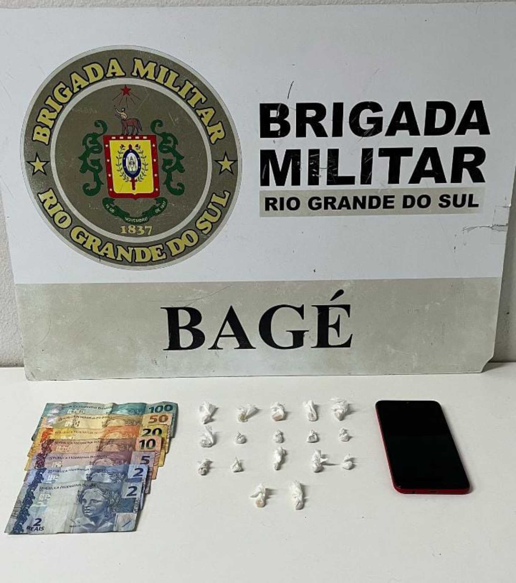 OAB Barro Preto - Traficante é preso com 17 pedras de crack