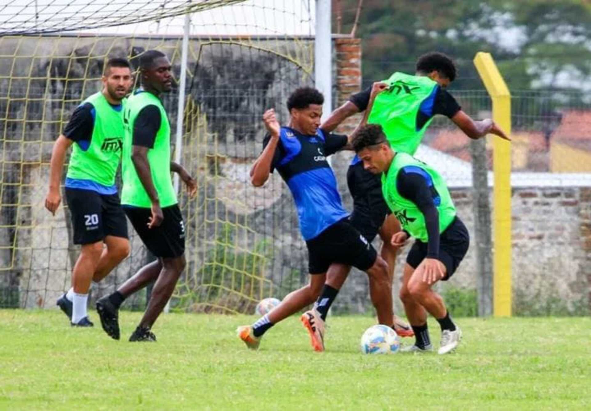 Time segue trabalhos para início do campeonato