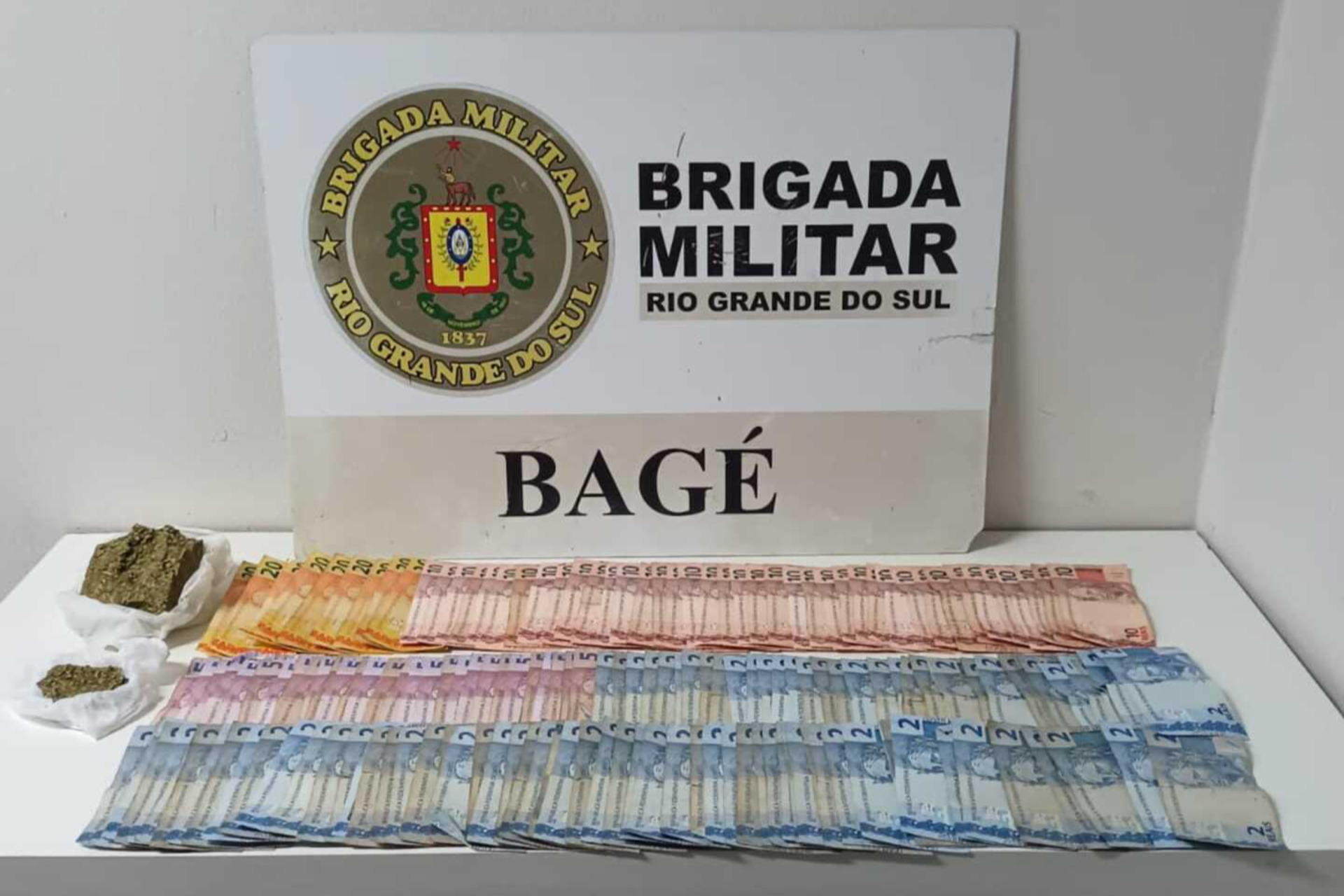 OAB Barro Preto - Homem é preso por tráfico de drogas na zona Leste