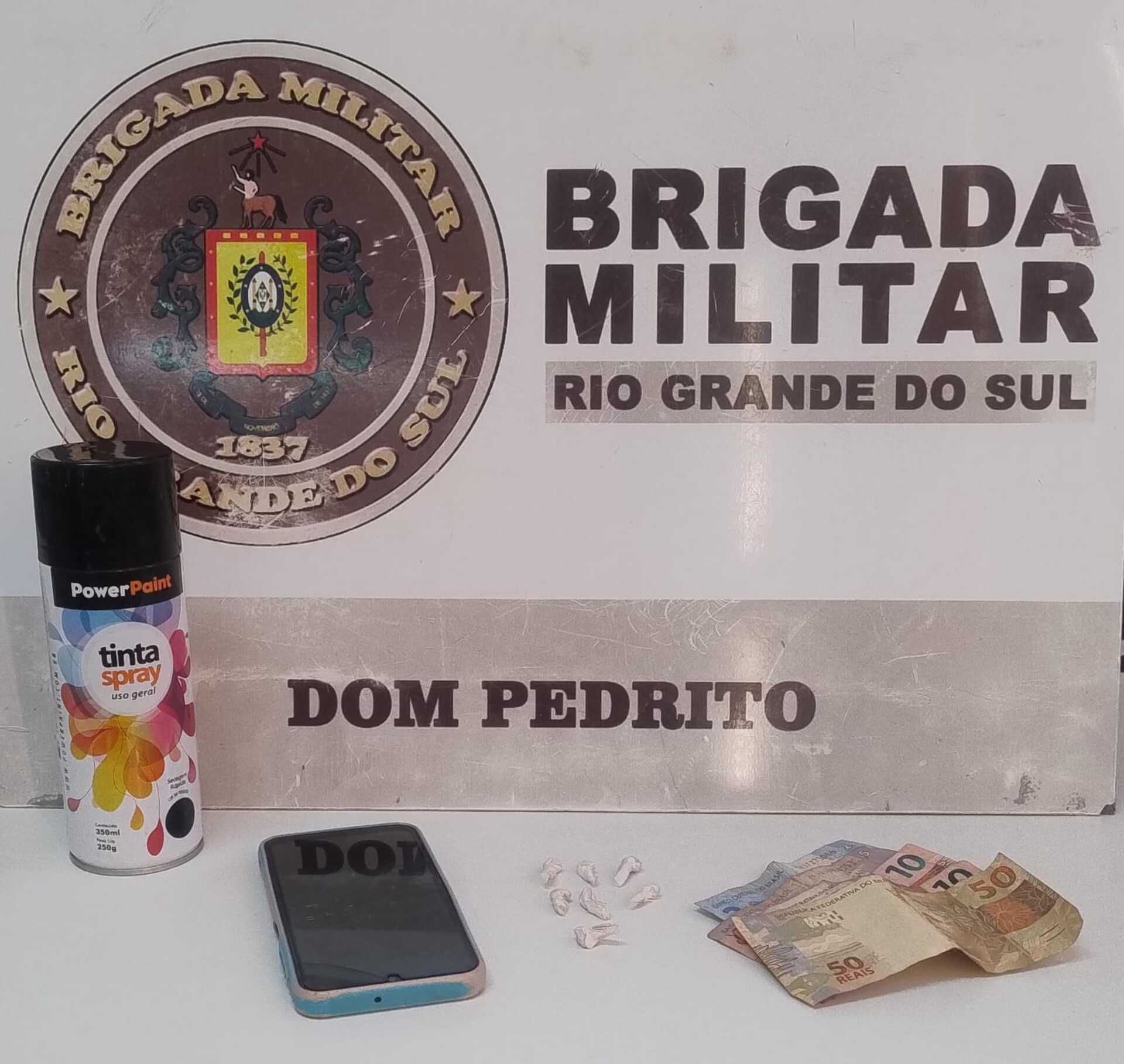 OAB Barro Preto - Indivíduo é detido com drogas e dinheiro em ponto de tráfico