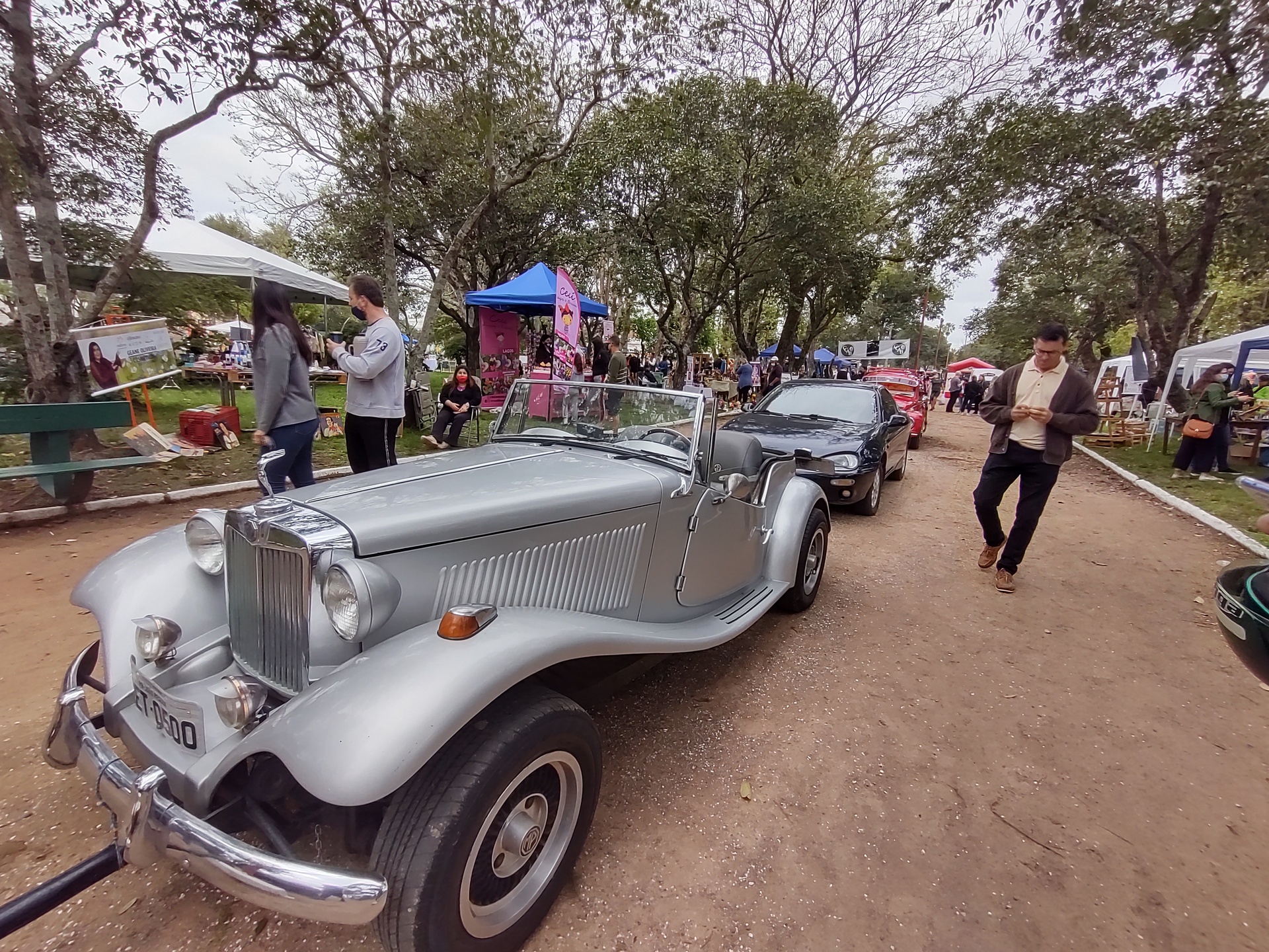 OAB Barro Preto - Feira e exposição de carros antigos marcam os 214 anos de Bagé