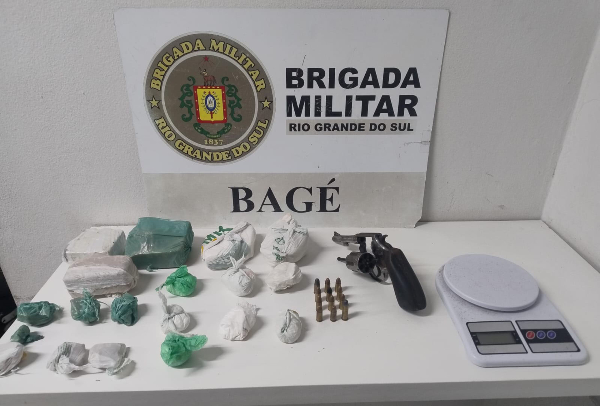 OAB Barro Preto - Brigada Militar detém dupla por tráfico de drogas