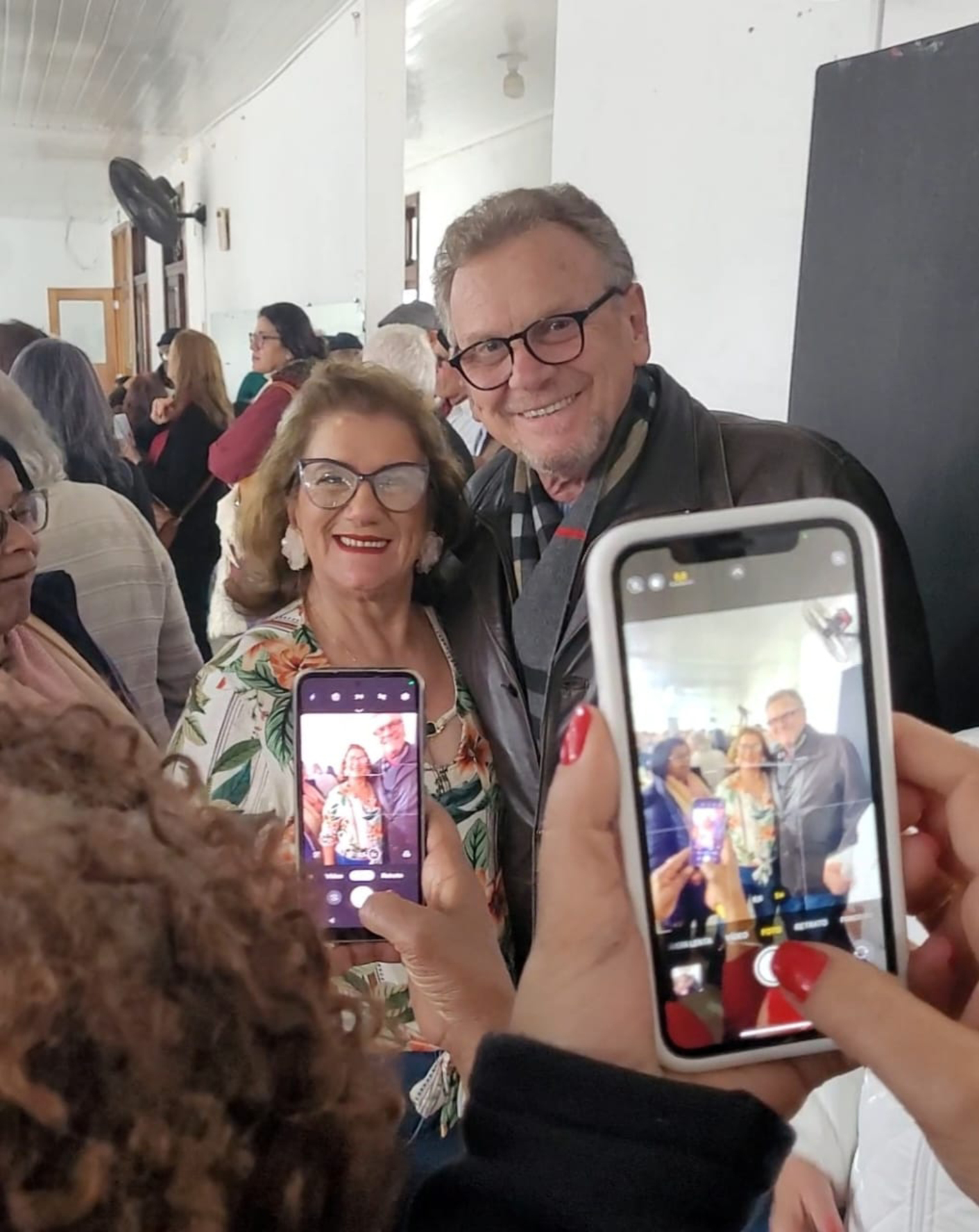 Visita ocorreu durante baile que celebrou Dia dos Pais