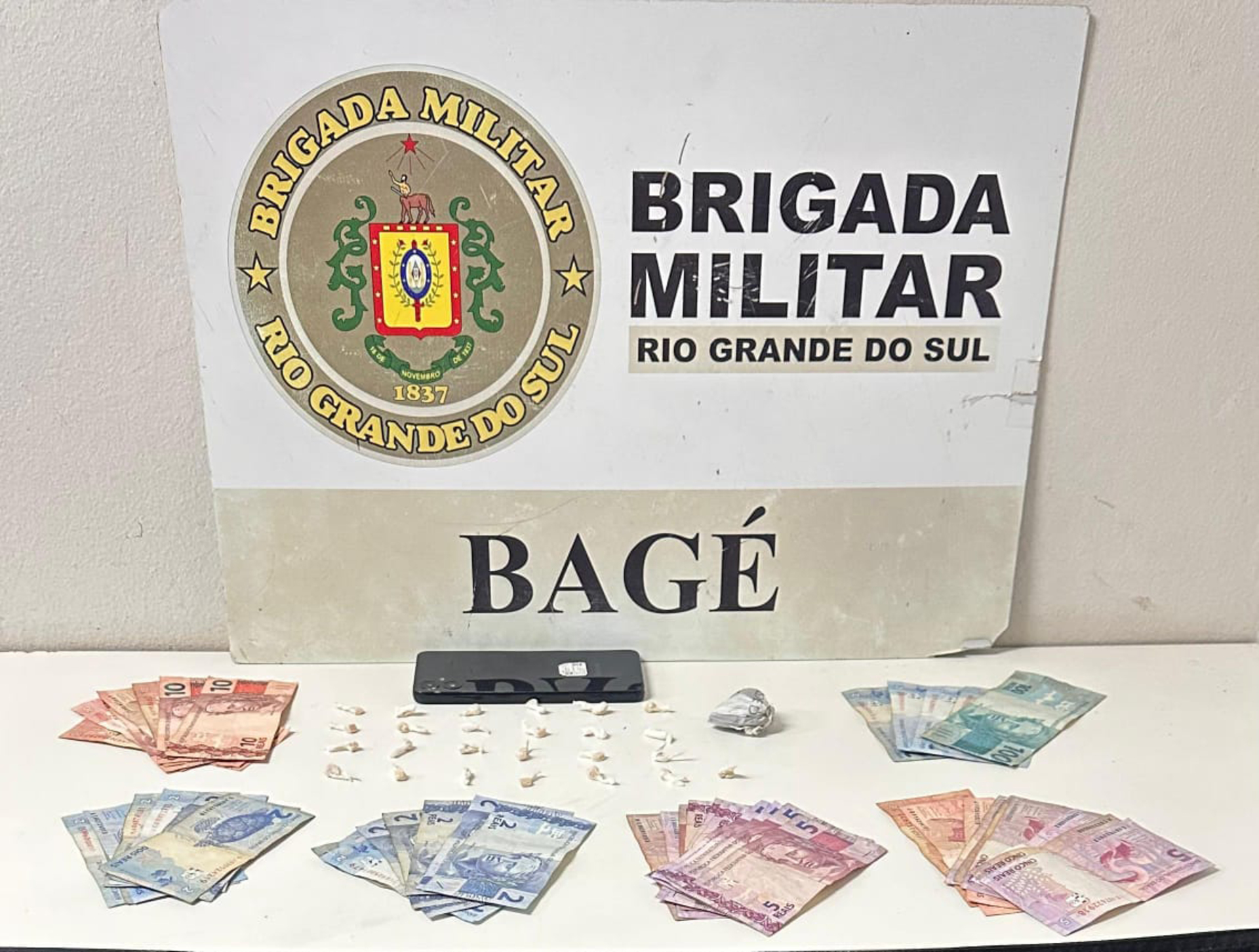 OAB Barro Preto - Homem é preso por tráfico de drogas no bairro Tarumã