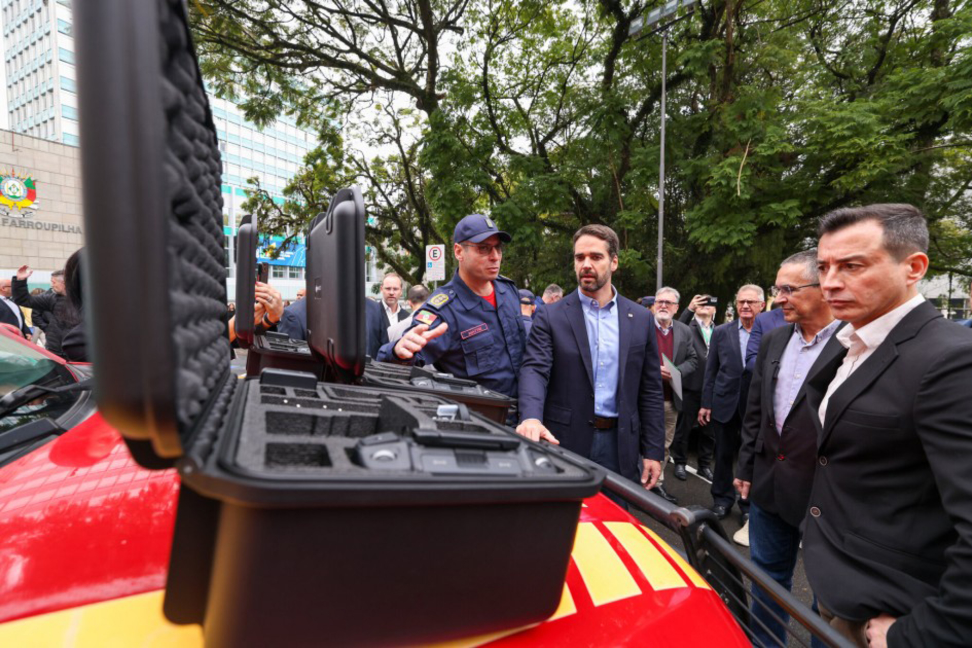 OAB Barro Preto - Corpo de Bombeiros recebe drones e botes doados pelo Instituto Unimed/RS