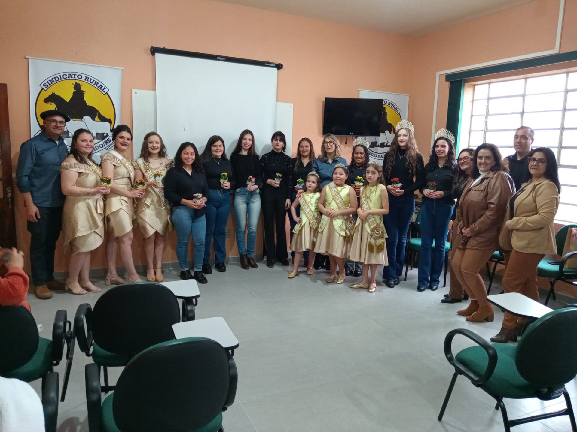 OAB Barro Preto - Nova Corte de Soberanas é escolhida para representar a 42ª Feovelha