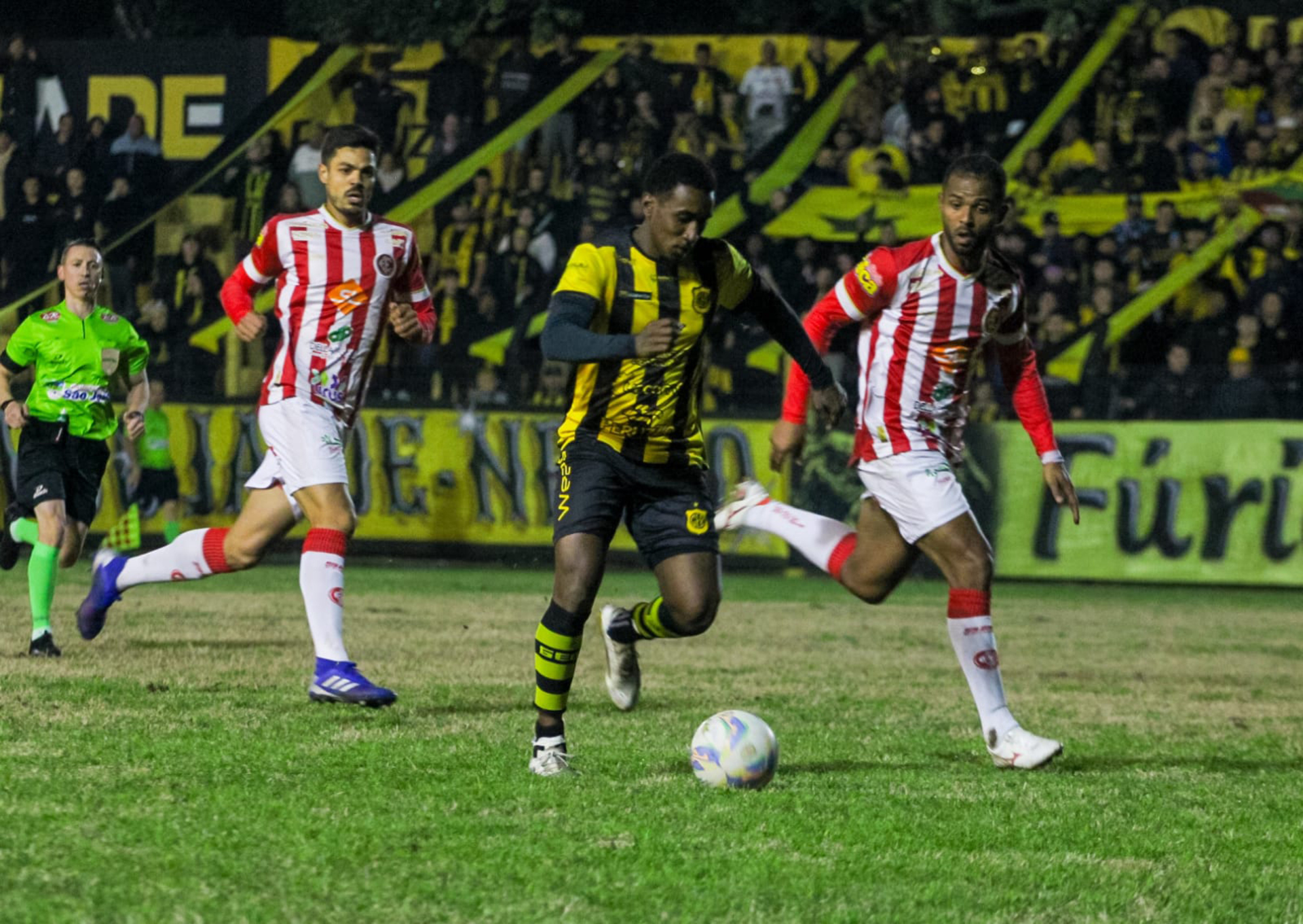 Bagé jogou bem, mas partida terminou sem gol