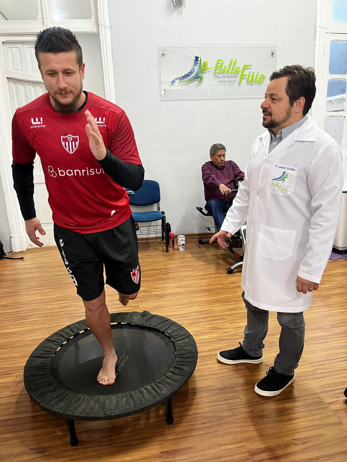 Atleta assinou contrato para 2026