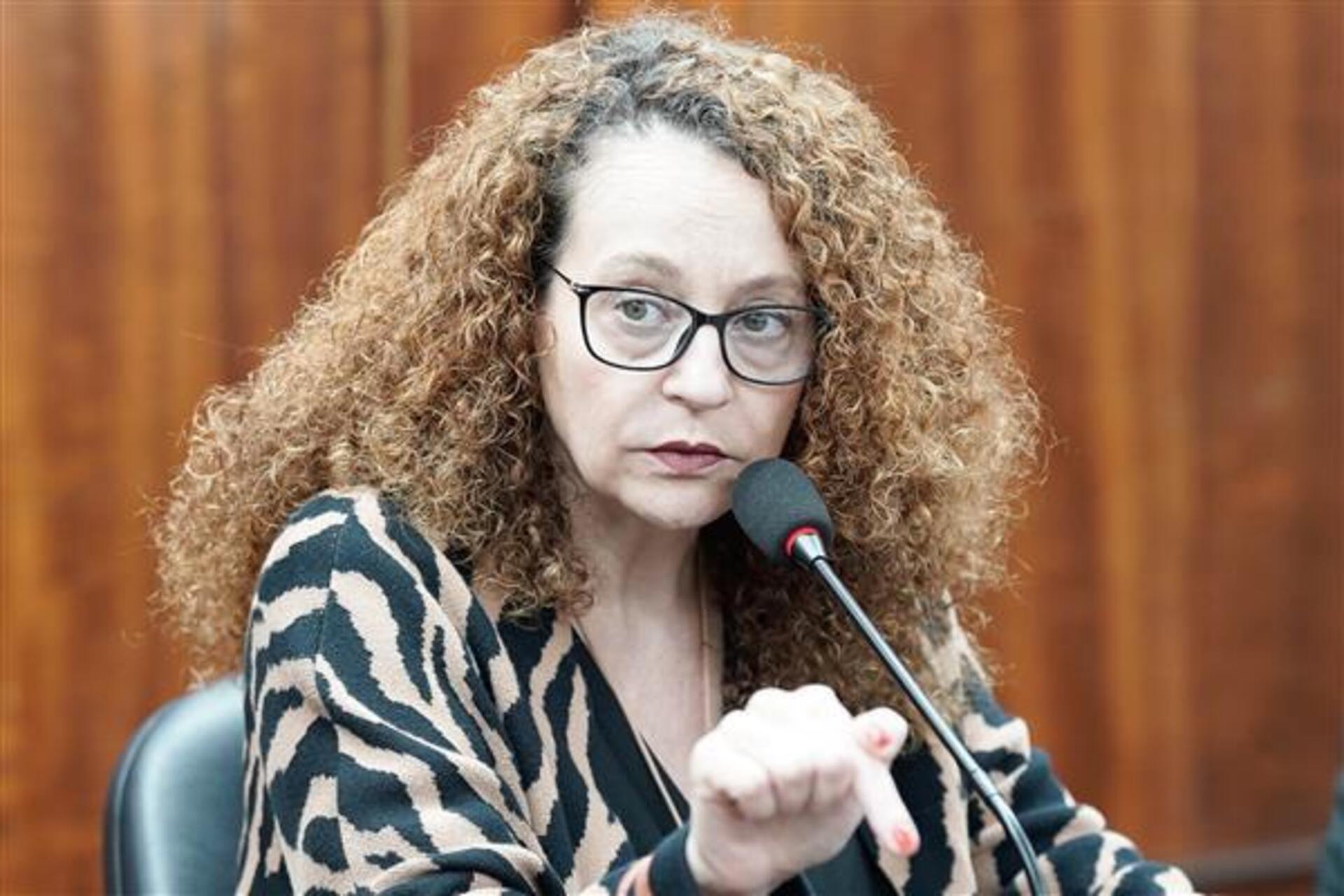 OAB Barro Preto - Luciana Genro questiona falta de canabidiol para tratamento de autistas