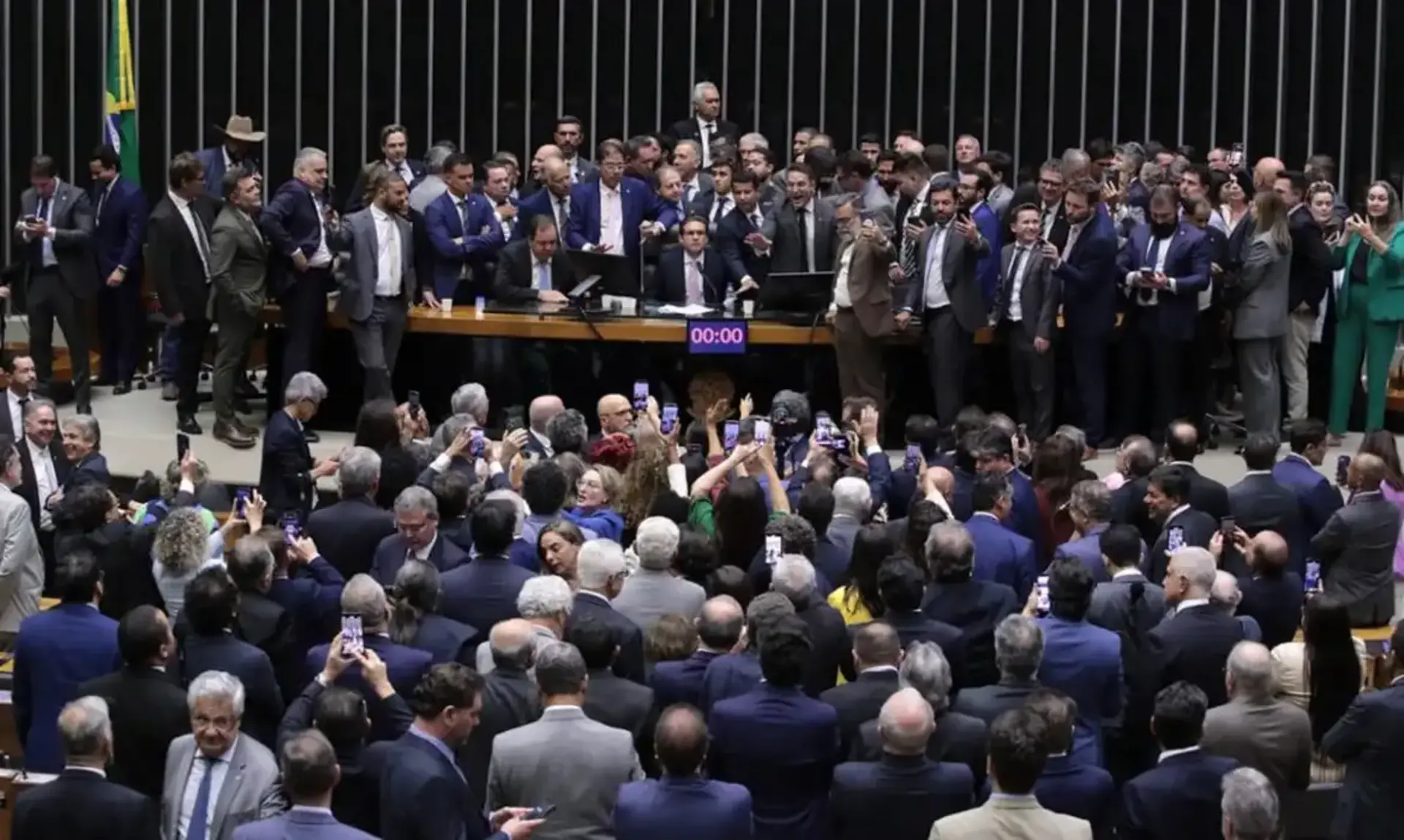 OAB Barro Preto - Motta diz que retomada do plenário da Câmara não foi condicionada à anistia