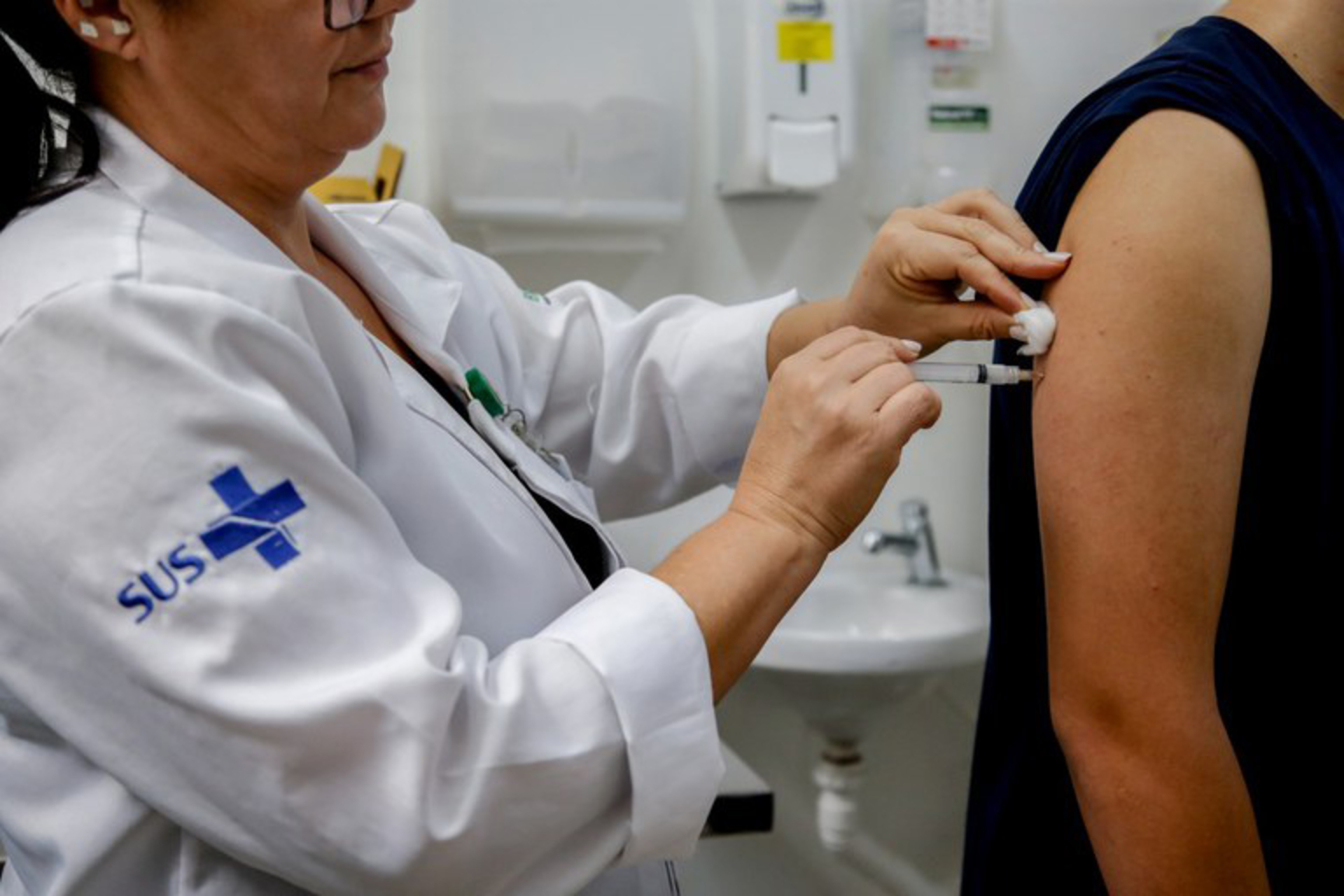 OAB Barro Preto - Adolescente de 15 a 19 anos pode se vacinar contra HPV até dezembro