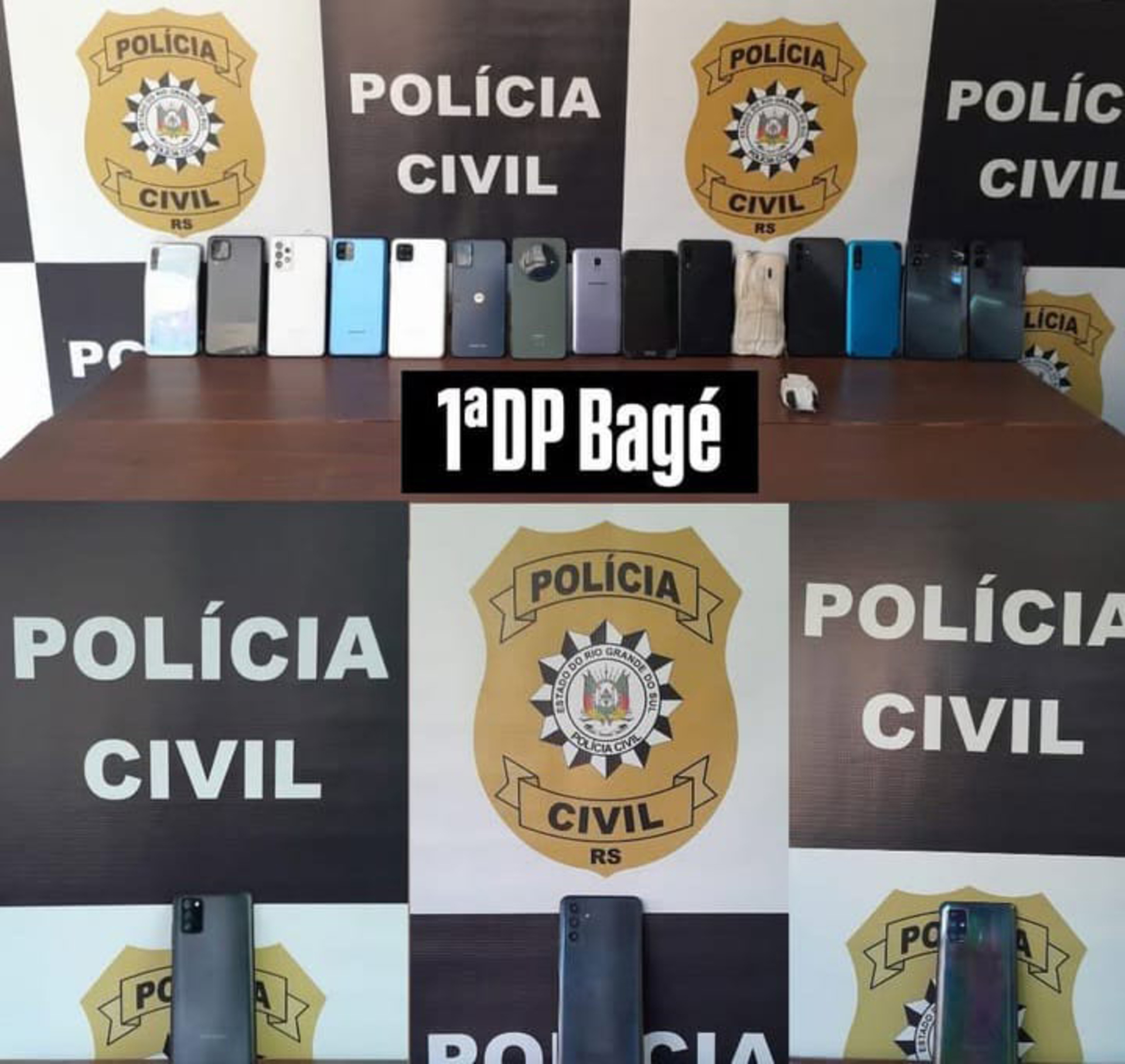 OAB Barro Preto - Polícia Civil apreende 15 celulares em cela do Presídio