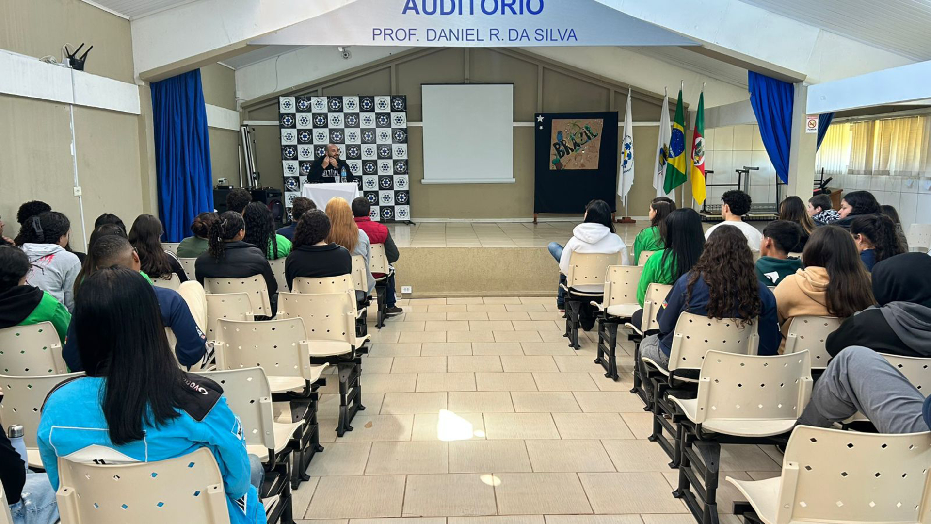 OAB Barro Preto - Secretaria da Mulher leva diálogo sobre saúde mental a estudantes