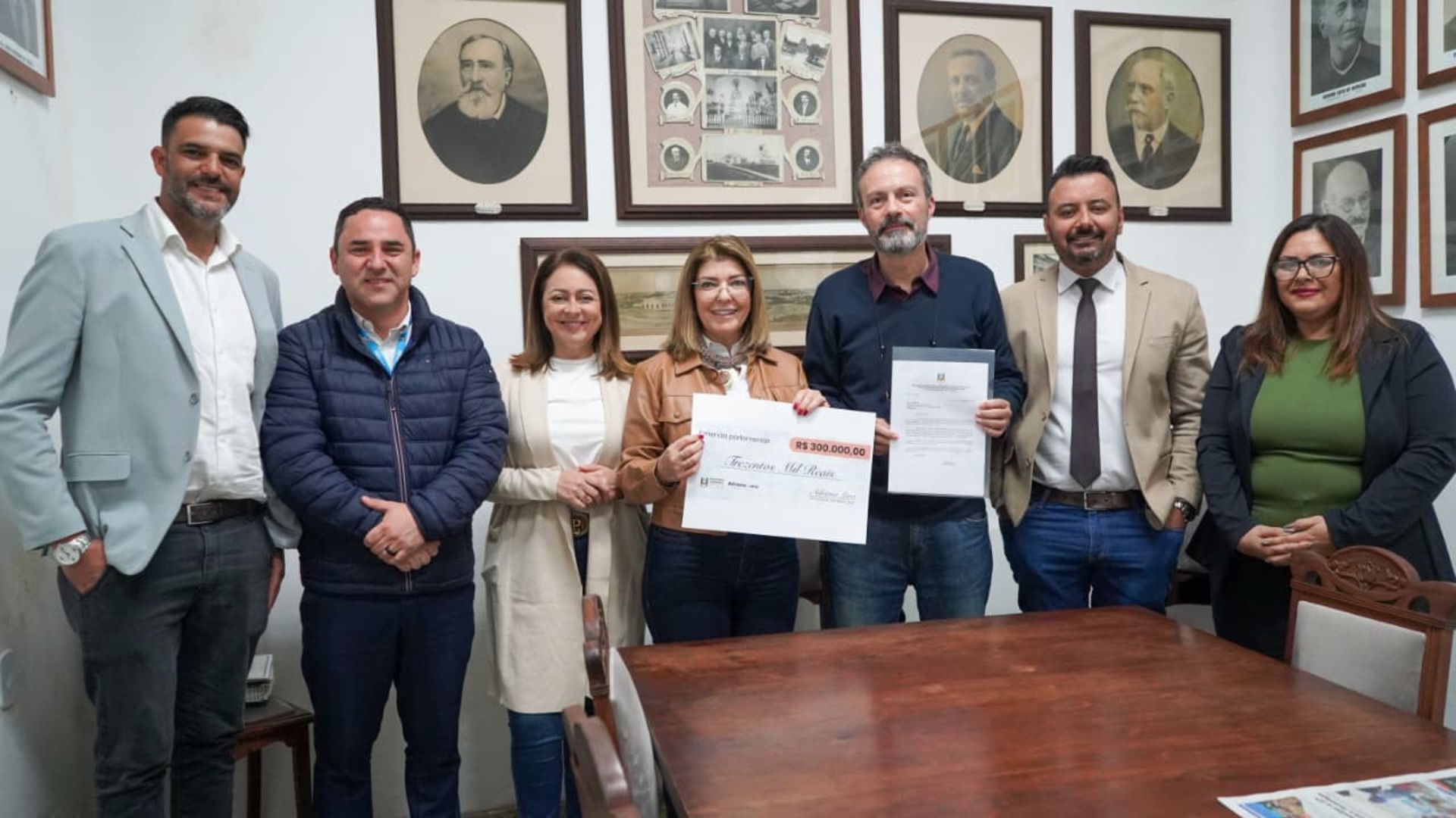 OAB Barro Preto - Adriana entrega emenda de R$ 300 mil para a Santa Casa