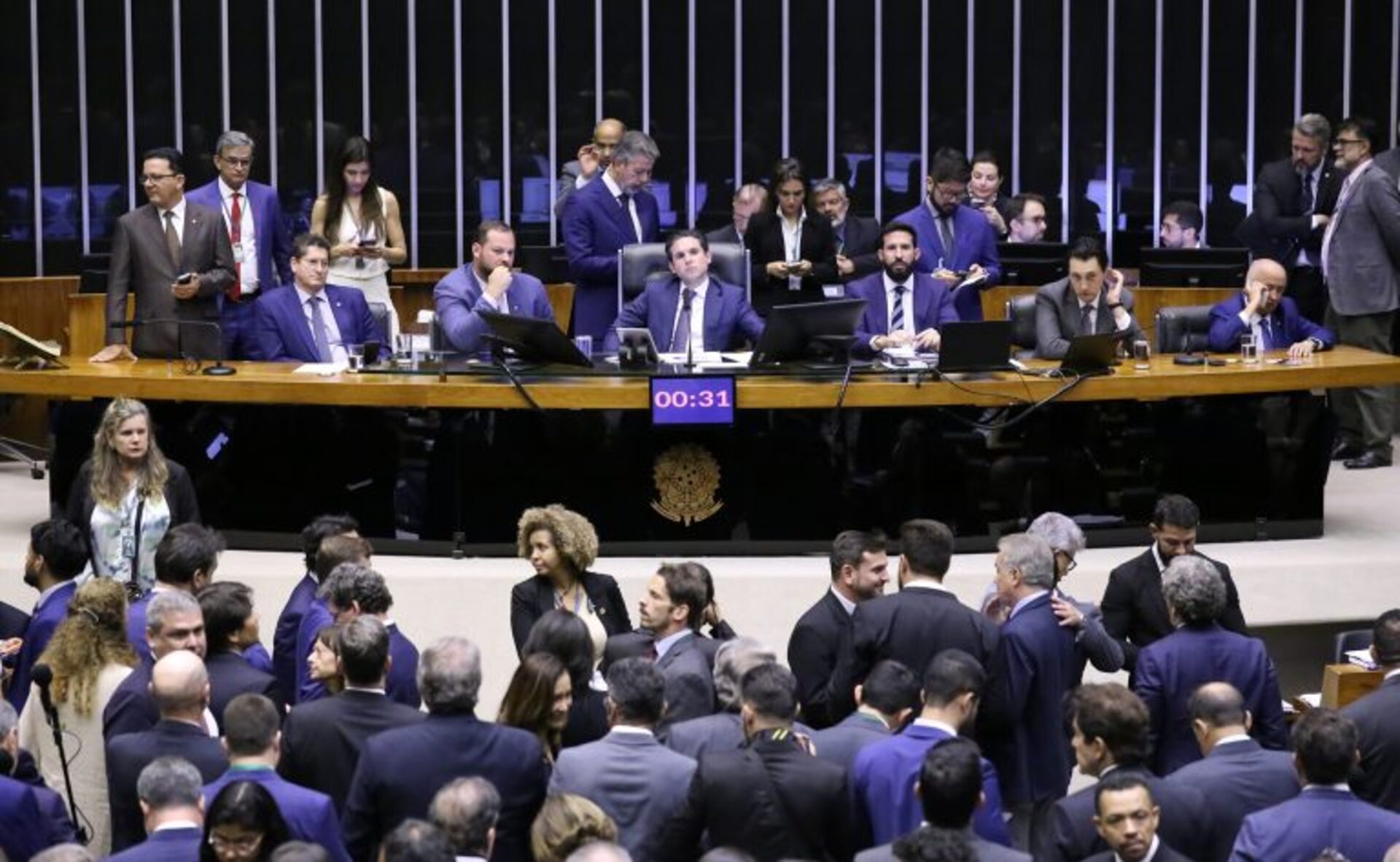 OAB Barro Preto - Câmara aprova isenção de IR para quem ganha até R$ 5 mil