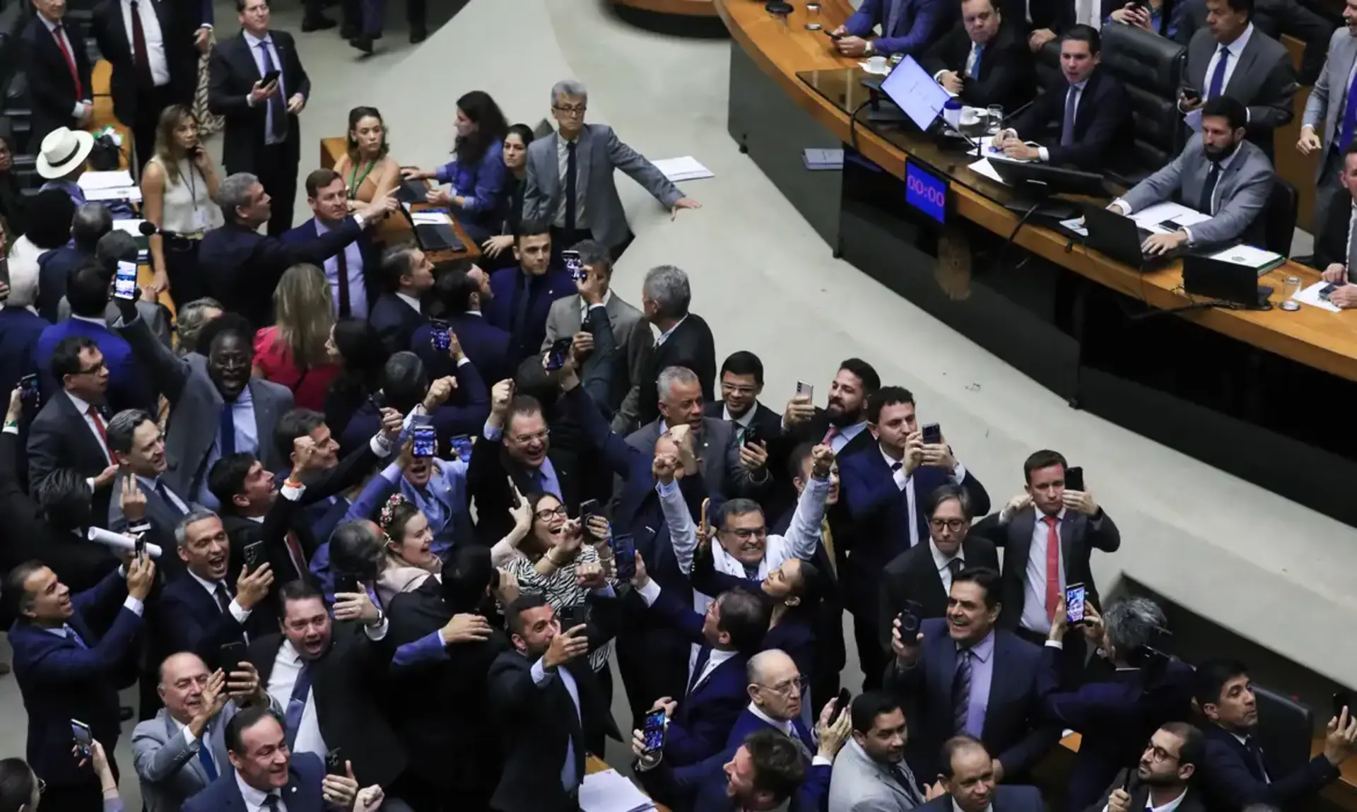 OAB Barro Preto - Câmara aprova retirada da MP alternativa ao IOF