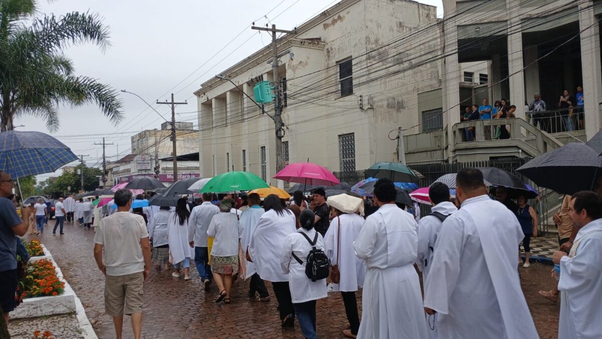 OAB Barro Preto - Procissão e missa marcam encerramento do Ano Jubilar
