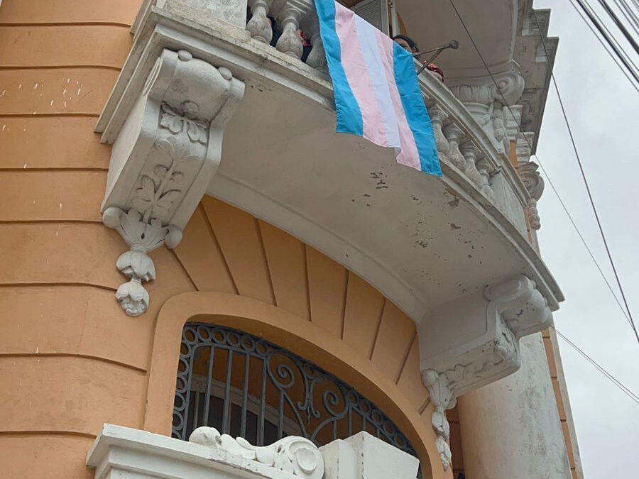 OAB Barro Preto - Bandeira trans é hasteada na Casa de Cultura