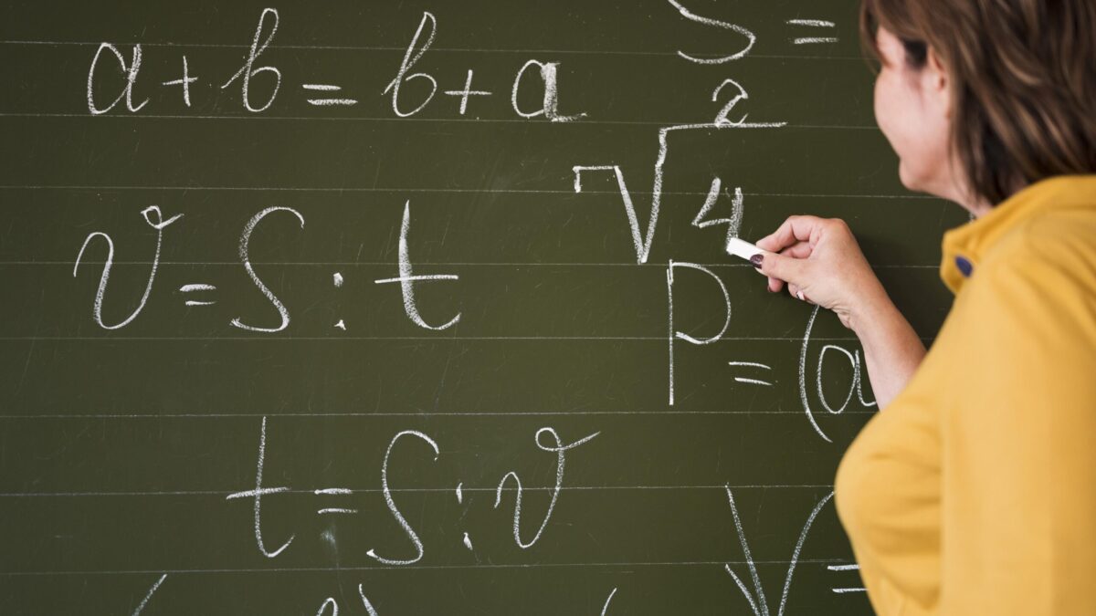 OAB Barro Preto - Estado abre inscrições para bolsas do Mais Professores