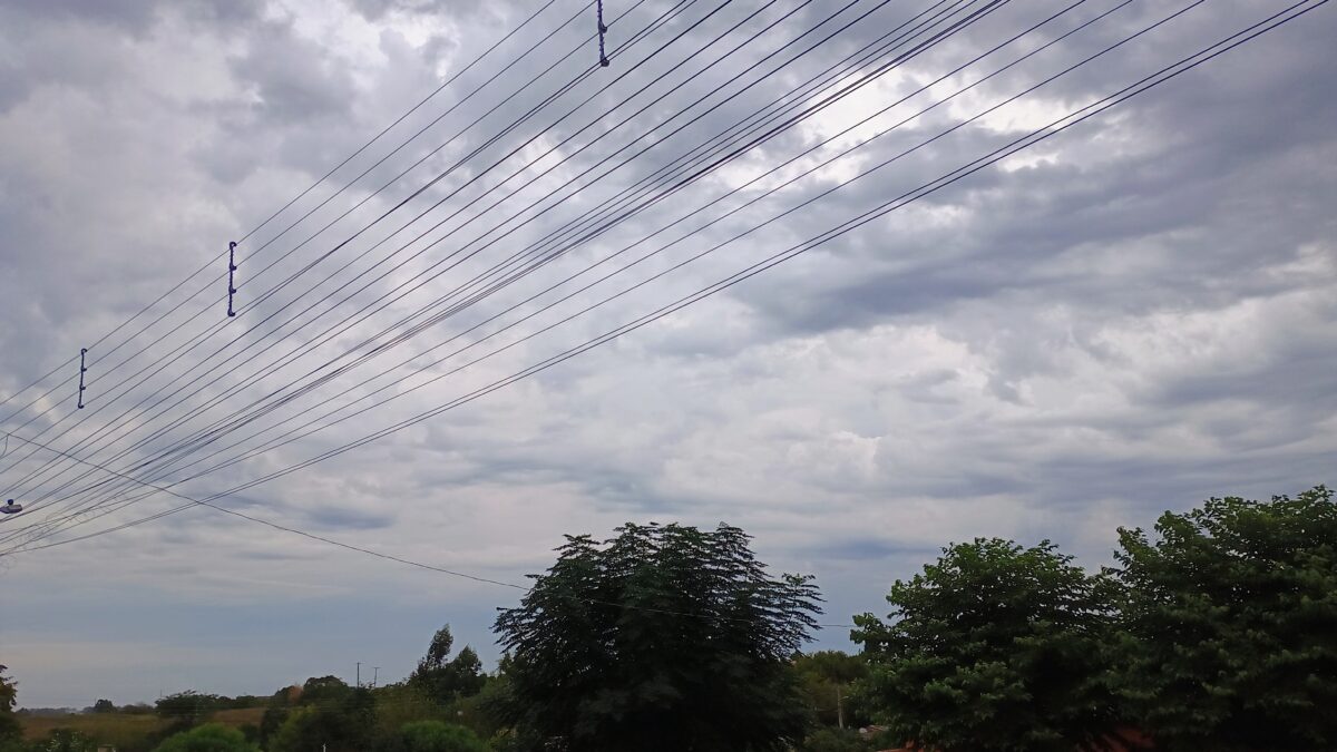 OAB Barro Preto - Frente fria e ciclone elevam risco de granizo e acumulados elevados